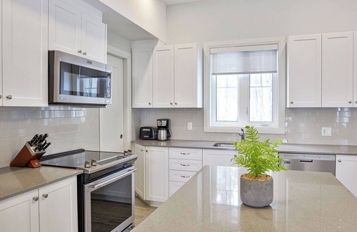 Minett House | Wenonah Cottage (#19)