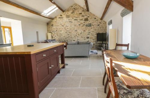 Llandwrog House | Wern Olau Cottage