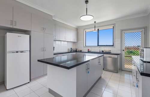 Werribee South House | Werribee Spacious Retreat