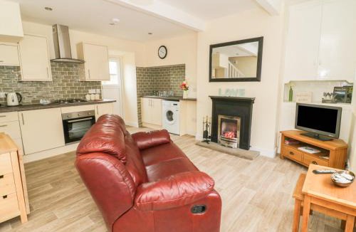 Ingrow House | Wesley Cottage