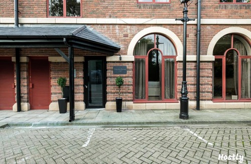 Reading Apartment | Wesley Gate Apartments - Building 4, by Hostly