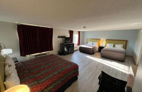 College Hill Hotel | Wesley Inn and Suites