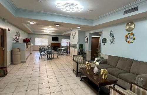 College Hill Hotel | Wesley Inn and Suites