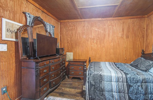 Sontag Cabin | Wesson Cabin w/ Private Beach, Fishing & Hiking!