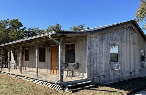 Bandera House | West 1077 Guest Ranch - Hackberry Room 8