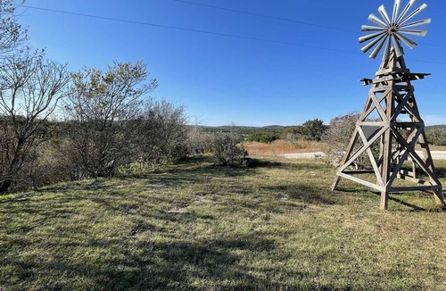 Bandera House | West 1077 Guest Ranch - Hackberry Room 8