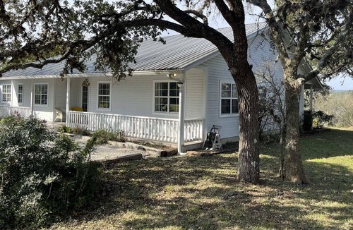 Bandera House | West 1077 Guest Ranch - Live Oak