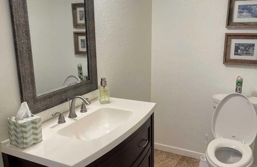 Bandera Bed & Breakfast | West 1077 Guest Ranch - Red Oak Room 5