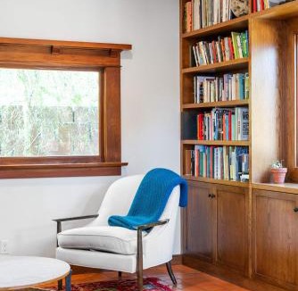 Mid City House | West Adams 4BR Home with Grill Colby & Conrad