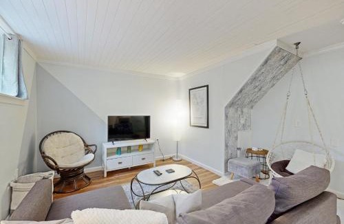 West Ashley House | West Ashley Abode