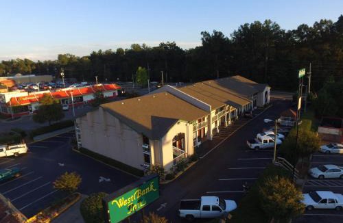 National Hills Hotel | West Bank Inn