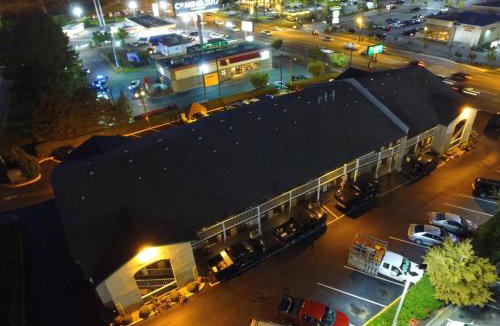 National Hills Hotel | West Bank Inn