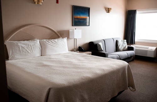 Celina Hotel | West Bank Inn
