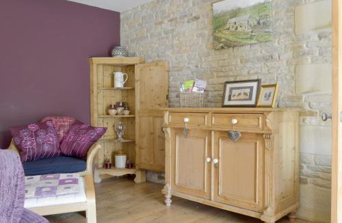 Holymoorside House | West Barn