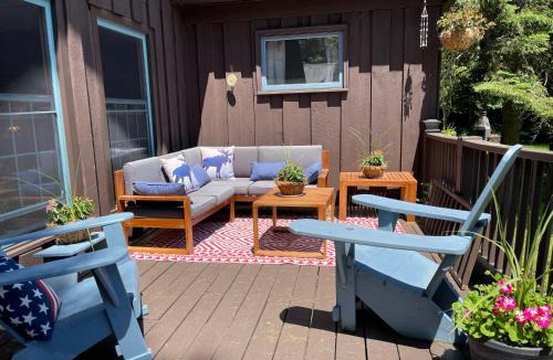 Town of Webb House | West Bay Hideaway