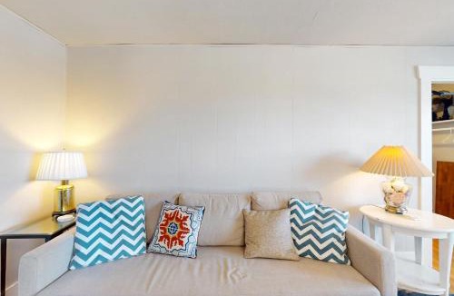 Bremerton Apartment | West Bremerton Cozy Home