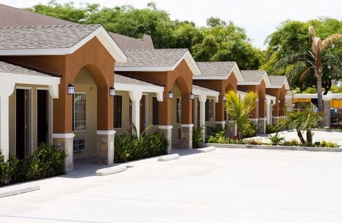 Santa Ana House | West Coast Inn - Near Gem Theatre