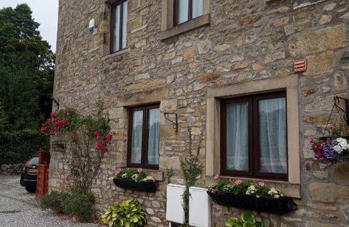 Giggleswick Apartment | West Cottage