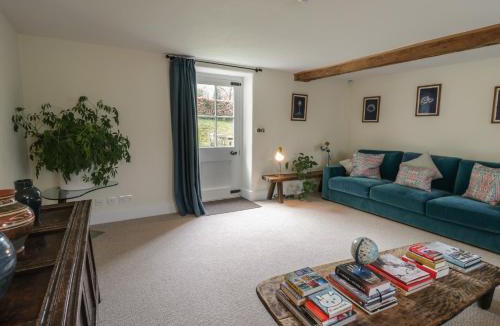 Llandovery House | West Cottage