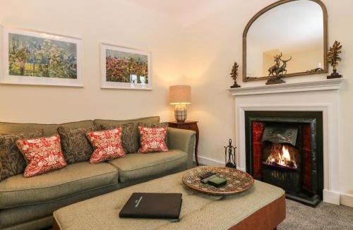 Cupar House | West Cottage - Tarvit