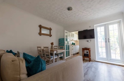 Dartford Villa | West Dartford Teal House