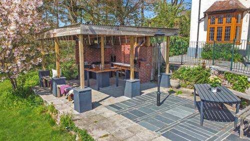 South Molton House | West Down Country House