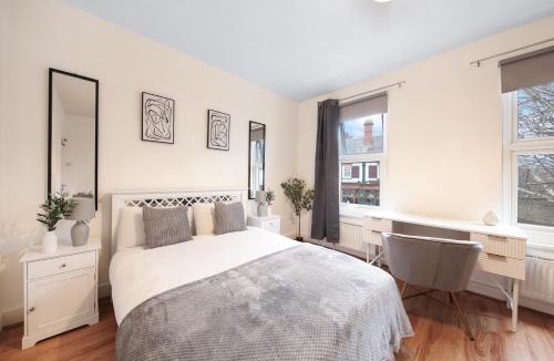 Walpole House | West Ealing Hububb Stay