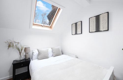 Walpole House | West Ealing Hububb Stay