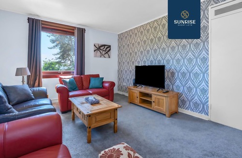 Glenisla Apartment | West end, 2 Bedroom, 2 King Beds