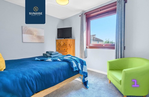 Glenisla Apartment | West end, 2 Bedroom, 2 King Beds
