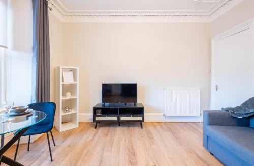 Glenisla Apartment | West End Flat