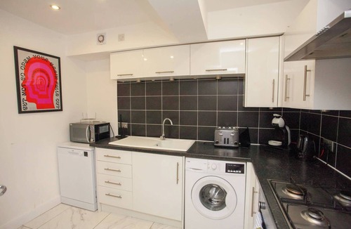 Kelvinbridge Apartment | West End Flat with Private Terrace Glasgow