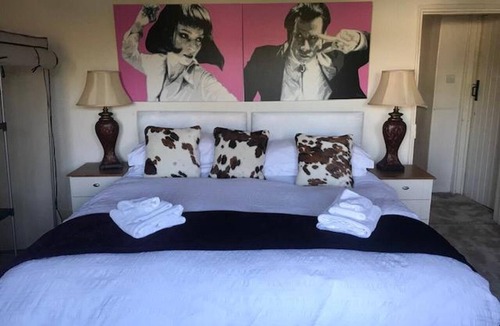 Esher Bed & Breakfast | West End Lodge