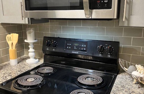 Beaumont Apartment | West End Oasis