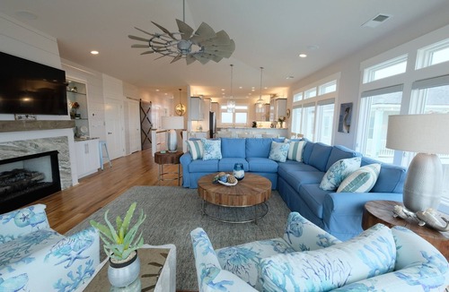 Oak Island House | West End, Oceanfront, Large Pool/Hot Tub, Elevator, Dog OK, 8/22 - 8/29 Avail!