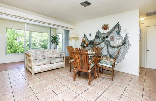 Tradewinds House | West End Paradise 3