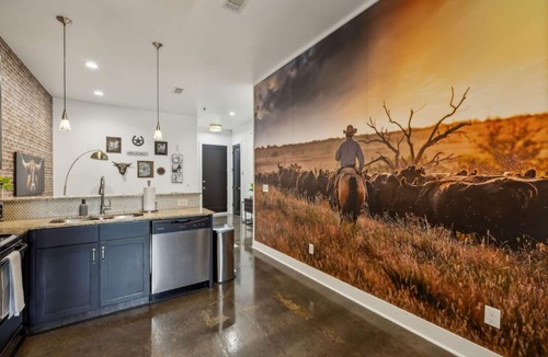 West End Condo | West End Western World, Stay near Vandy 10 min to Broadway