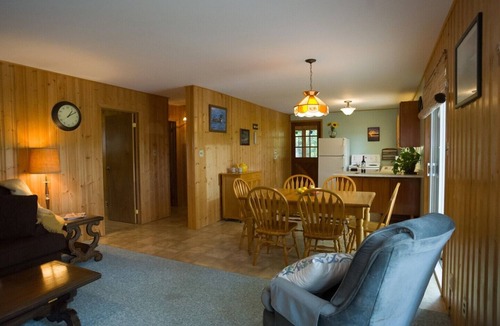 Broadbent Cottage | West Facing Private Cottage Oasis On Beautiful Isabella Lake Near Parry Sound