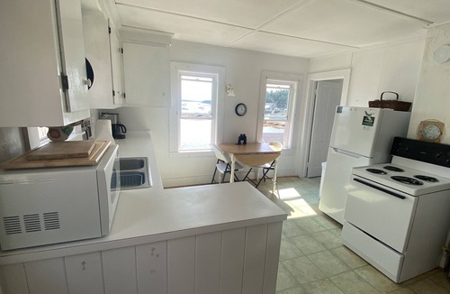 Stonington House | West Harbor Nest- Oceanfront Apartment