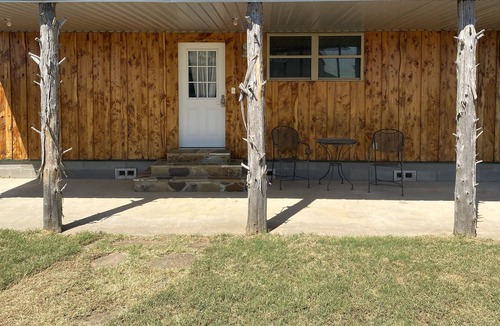 Oscar Cabin | West Haven Cabins - quiet country setting BLK