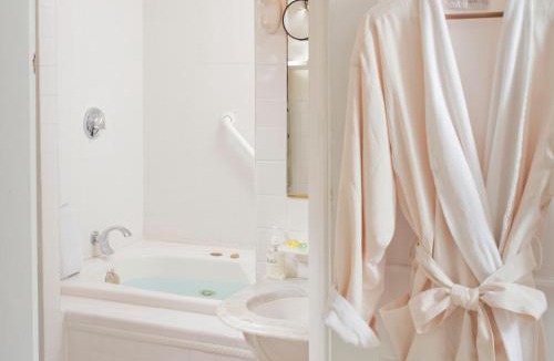 Warren Bed & Breakfast | West Hill House B&B at Sugarbush