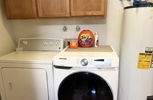 Hillcrest House | West Hillcrest - close to everything