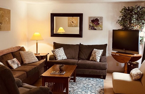 Hillcrest House | West Hillcrest - close to everything