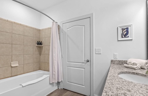 North Druid Hills Apartment | West Home: Beautiful apt near Emory