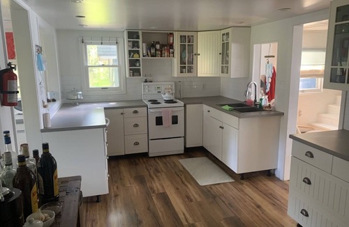 West Lake Cottage | West Lake Cottage