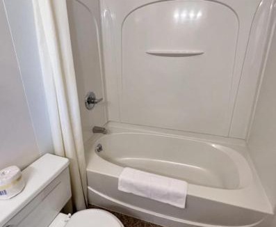 Downs Hotel | West Lake Grandvue Inn