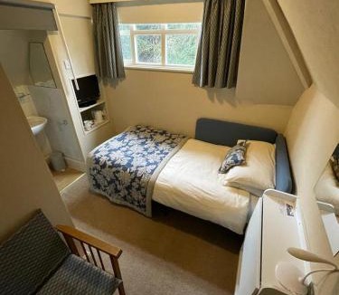 Aston Clinton House | West Lodge Hotel