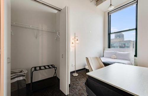 West Loop Apartment | West Loop - City Views With In & Out Parking 5