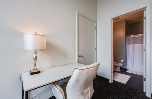 West Loop Apartment | West Loop - City Views With In & Out Parking 5