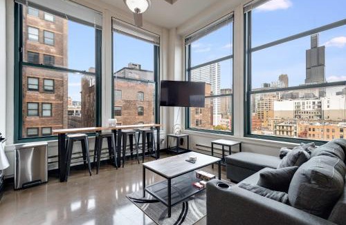 West Loop Apartment | West Loop - City Views With In & Out Parking 6